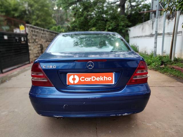https://images10.gaadi.com/usedcar_image/3553231/original/processed_usedcar_img_20210720_183036_2021693116938_1693117081.jpg?imwidth=6402