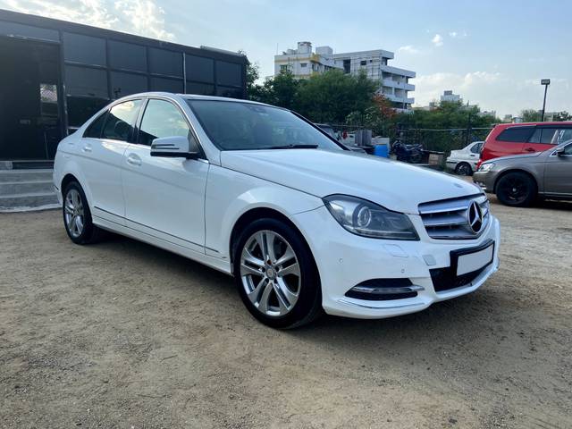 https://images10.gaadi.com/usedcar_image/3553296/original/usedcar_2_2021693119427_1693119452.jpg?imwidth=6400