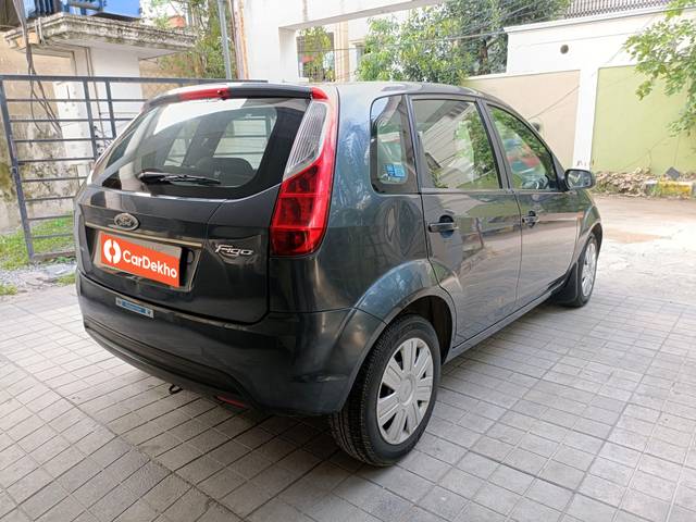 https://images10.gaadi.com/usedcar_image/3553305/original/processed_usedcar_img20220730170324_2854045_1693120432.jpg?imwidth=6401