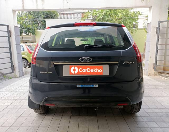 https://images10.gaadi.com/usedcar_image/3553305/original/processed_usedcar_img20220730170329_2854045_1693120434.jpg?imwidth=6402