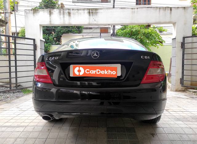 https://images10.gaadi.com/usedcar_image/3553426/original/processed_usedcar_img_20210904_151204_2021693123823_1693123913.jpg?imwidth=6402