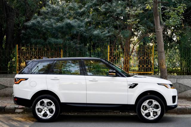 https://images10.gaadi.com/usedcar_image/3553499/original/used_car_2854212_1693125956.jpg?imwidth=6401