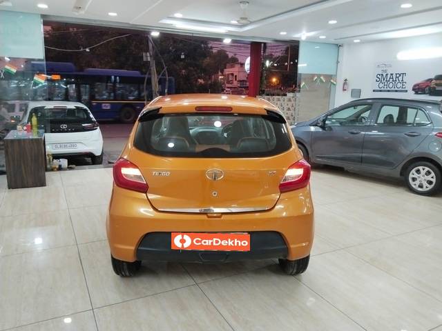 https://images10.gaadi.com/usedcar_image/3553518/original/processed_used_car_2854227_1693126894.jpg?imwidth=6402