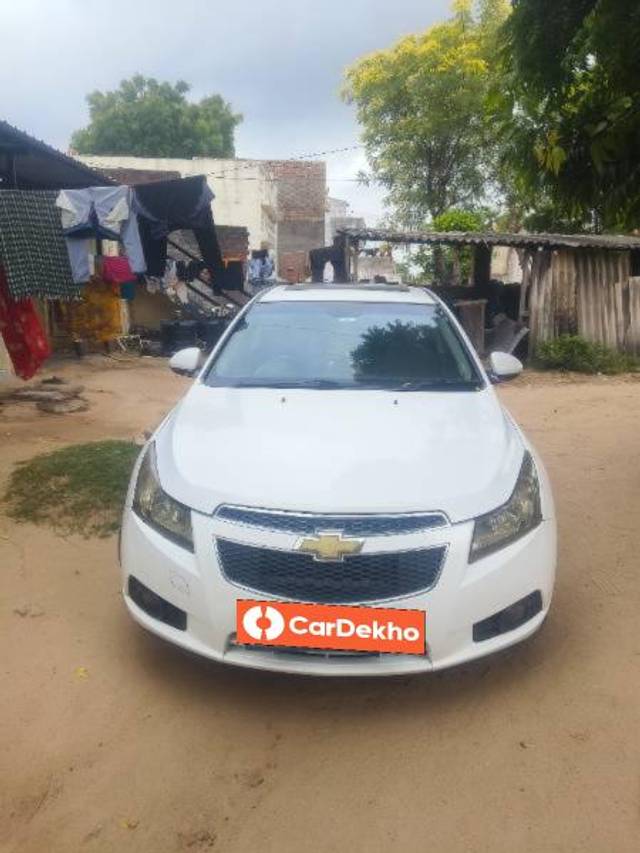 https://images10.gaadi.com/usedcar_image/3554475/original/processed_4f834c62-3b43-4c6c-83cb-cb089db21e98.jpg?imwidth=6400