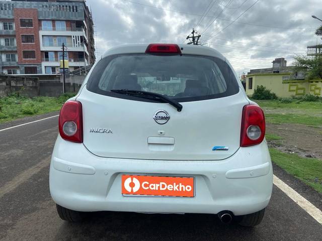 https://images10.gaadi.com/usedcar_image/3555180/original/processed_used_car_2855604_1693221329.jpg?imwidth=6402