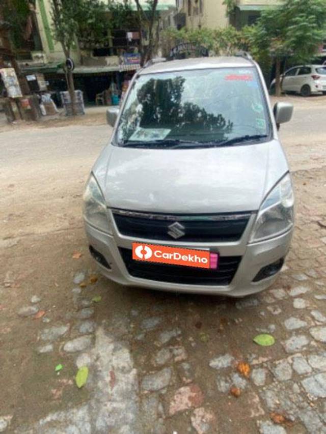 https://images10.gaadi.com/usedcar_image/3555589/original/processed_5d52912b-d29f-463b-bba4-aa56af600fbe.jpeg?imwidth=6400