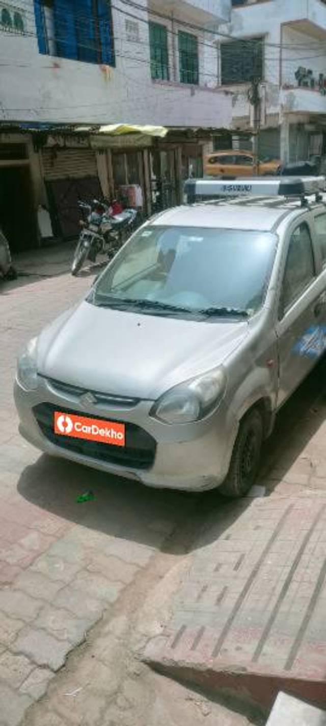 https://images10.gaadi.com/usedcar_image/3555596/original/processed_5cb02888-93bb-4dda-b0c0-d70e1acbf83a.jpg?imwidth=6402