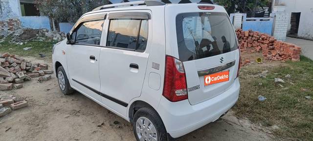 https://images10.gaadi.com/usedcar_image/3555689/original/processed_6ab74c4d-7b66-410f-93ef-c5b61c50a18f.jpg?imwidth=6402