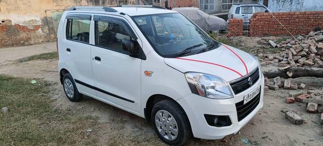 https://images10.gaadi.com/usedcar_image/3555689/original/processed_a1321398-d771-48bd-8efb-3c23ecd5b31a.jpg?imwidth=6400