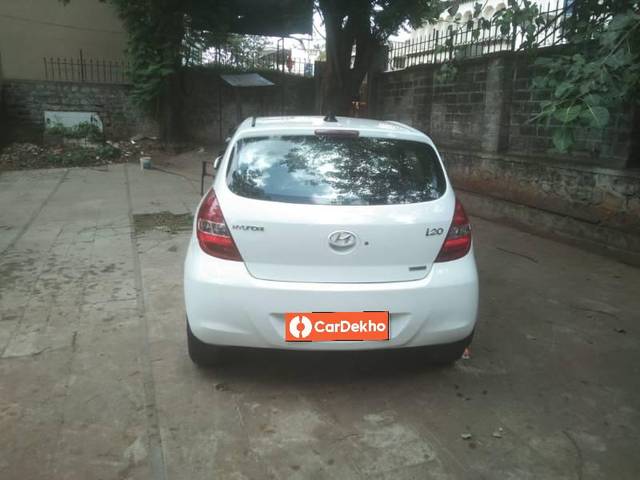 https://images10.gaadi.com/usedcar_image/3556367/original/processed_3d0d8d5c-095b-44d1-bddc-8dcc4bdc4ba1.jpeg?imwidth=6402