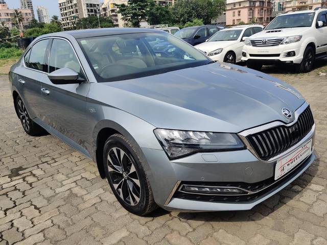 https://images10.gaadi.com/usedcar_image/3556606/original/processed_usedcar_whatsappimage2023_09_06at35331pm_2856732_1694002547.jpeg?imwidth=6401