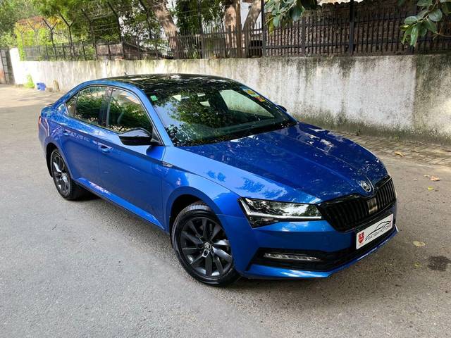 https://images10.gaadi.com/usedcar_image/3556653/original/processed_used_car_2856772_1693308258.jpg?imwidth=6401