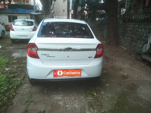 https://images10.gaadi.com/usedcar_image/3556772/original/processed_e62deaa9-8a03-4bd6-8dbc-1e66385d0bee.jpg?imwidth=6401