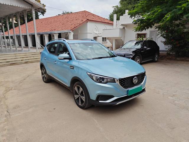 https://images10.gaadi.com/usedcar_image/3556950/original/processed_usedcar_a27d41a7_d1e6_4968_85de_78624267de2f_2856977_1693334769.jpeg?imwidth=6400