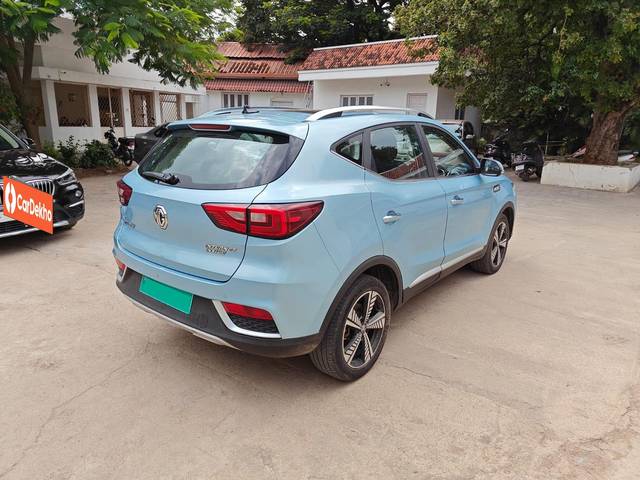 https://images10.gaadi.com/usedcar_image/3556950/original/processed_usedcar_cf87615e_eedb_4885_b073_d2e1428e8027_2856977_1693334769.jpeg?imwidth=6402
