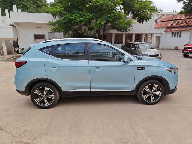 https://images10.gaadi.com/usedcar_image/3556950/original/processed_usedcar_e04dd578_5f80_4f3c_a60c_a5a393053d9e_2856977_1693334770.jpeg?imwidth=6401
