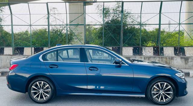 https://images10.gaadi.com/usedcar_image/3557282/original/used_car_2857171_1693378741.jpg?imwidth=6401