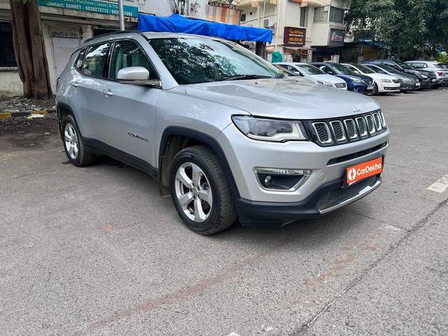 https://images10.gaadi.com/usedcar_image/3557557/original/processed_used_car_2857375_1693470490.jpg?imwidth=6400