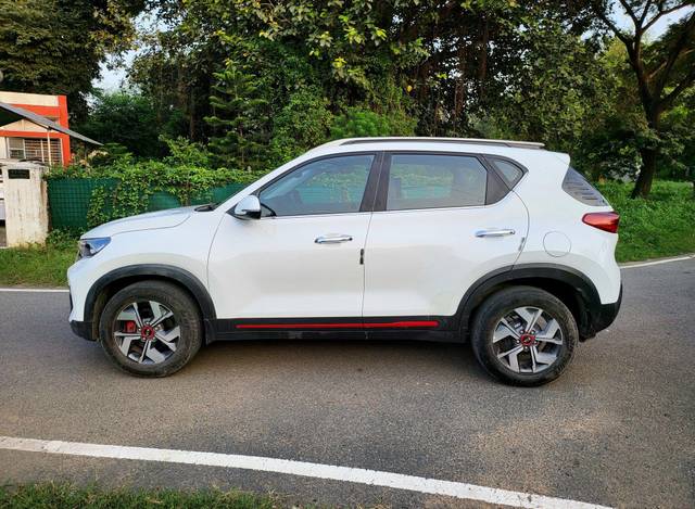 https://images10.gaadi.com/usedcar_image/3557999/original/processed_used_car_2857625_1693433309.jpg?imwidth=6401