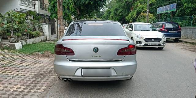 https://images10.gaadi.com/usedcar_image/3558536/original/VCC_1778681_96_1692871799.jpg?imwidth=6402