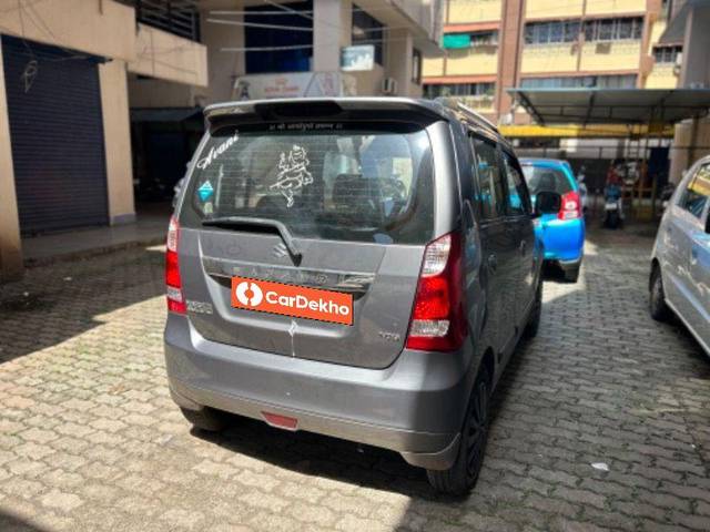 https://images10.gaadi.com/usedcar_image/3558994/original/processed_7bcd855f-c485-4f35-8c54-fa4c2ac6e11d.jpeg?imwidth=6401