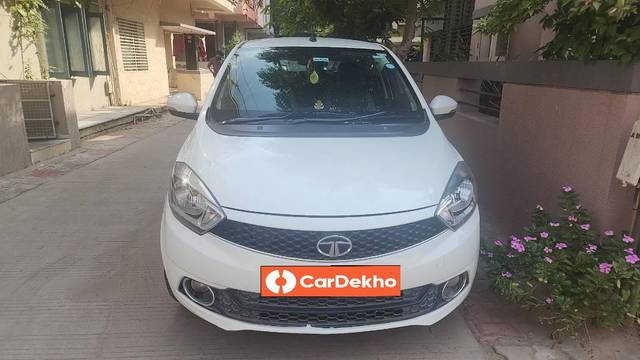 https://images10.gaadi.com/usedcar_image/3559208/original/processed_fed76f5a-e3ce-46c3-a793-abf4e5a7c0cc.jpg?imwidth=6400