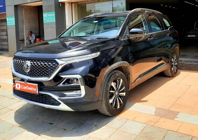 https://images10.gaadi.com/usedcar_image/3559494/original/processed_used_car_2858612_1693559278.jpg?imwidth=6400