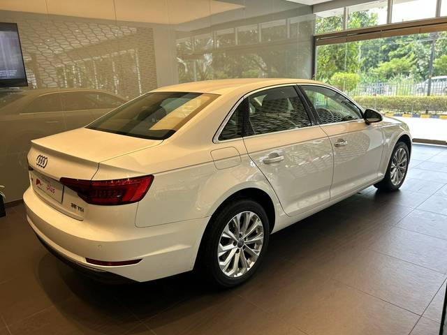 https://images10.gaadi.com/usedcar_image/3559582/original/processed_usedcar_whatsappimage2023_08_28at122328_1__140381693560332_1693560366.jpeg?imwidth=6401