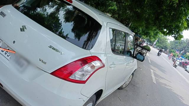 https://images10.gaadi.com/usedcar_image/3559691/original/processed_a5fc7287-04c2-41d7-8e9f-8f52b030fa55.jpg?imwidth=6402