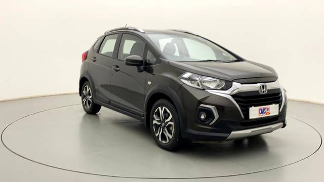 https://images10.gaadi.com/usedcar_image/3560107/original/usedcar_43_770051693567958_1693567966.jpg?imwidth=6400