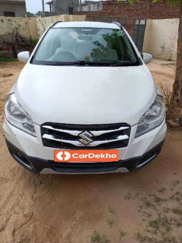 https://images10.gaadi.com/usedcar_image/3560125/original/processed_92ee8716-9c56-4778-a9c5-4f73348d6d3d.jpg?imwidth=6400