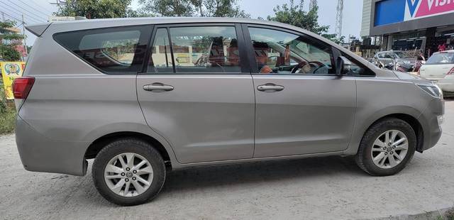 https://images10.gaadi.com/usedcar_image/3560182/original/processed_used_car_2859240_1693569221.jpg?imwidth=6401