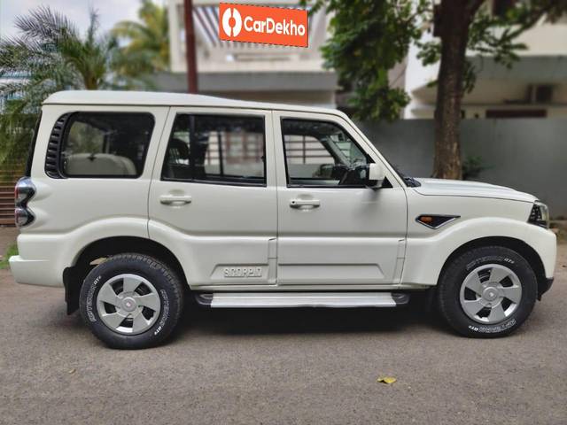 https://images10.gaadi.com/usedcar_image/3560210/original/processed_used_car_2859264_1693569608.jpg?imwidth=6401