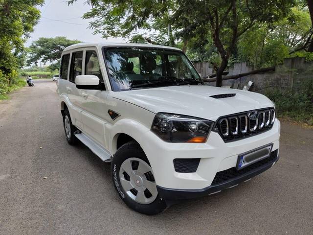 https://images10.gaadi.com/usedcar_image/3560210/original/processed_used_car_2859264_1693569617.jpg?imwidth=6400