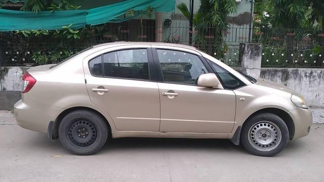 https://images10.gaadi.com/usedcar_image/3560666/original/processed_c38642f9-dc5b-4f5e-ae05-9f473a32dd00.jpg?imwidth=6401