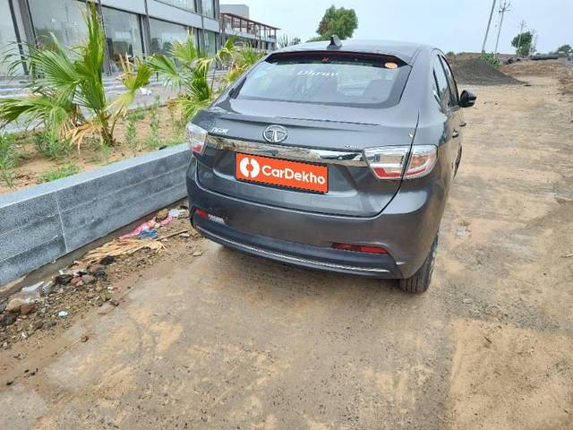 https://images10.gaadi.com/usedcar_image/3560770/original/processed_7643b004-2cc7-4df8-8f4a-0d543acc5442.jpg?imwidth=6402