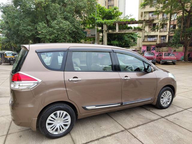 https://images10.gaadi.com/usedcar_image/3560816/original/processed_used_car_2859600_1693633515.jpg?imwidth=6401