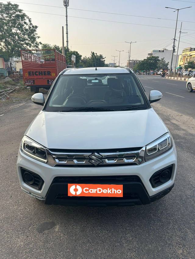 https://images10.gaadi.com/usedcar_image/3560852/original/processed_used_car_2859624_1693634699.jpg?imwidth=6401