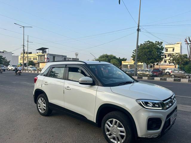 https://images10.gaadi.com/usedcar_image/3560852/original/processed_used_car_2859624_1693634704.jpg?imwidth=6402