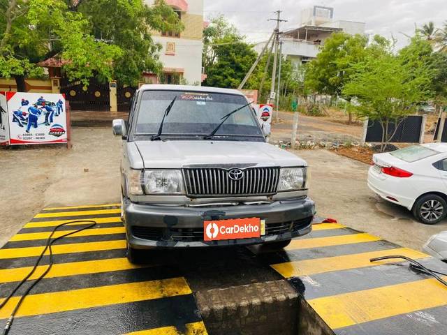 https://images10.gaadi.com/usedcar_image/3561359/original/processed_85def455-4a11-4130-97e7-4db55a48a6c4.jpg?imwidth=6400