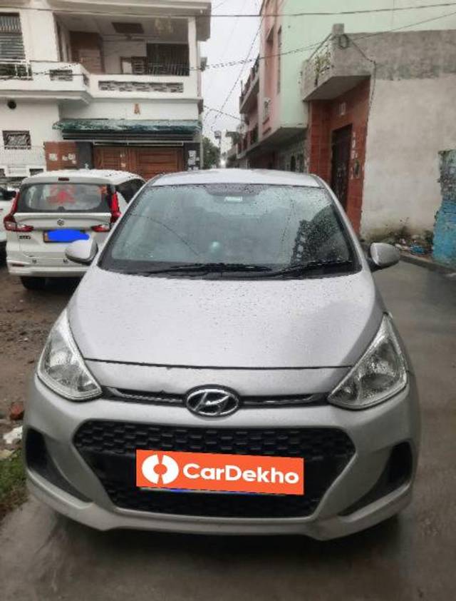 https://images10.gaadi.com/usedcar_image/3561629/original/processed_6a2b10db-2b07-49f3-8de3-60f8f2281f35.jpg?imwidth=6400