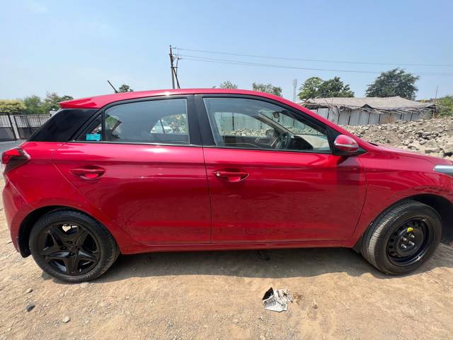https://images10.gaadi.com/usedcar_image/3561652/original/processed_usedcar_img_9586_354231693650225_1693650401.jpeg?imwidth=6401