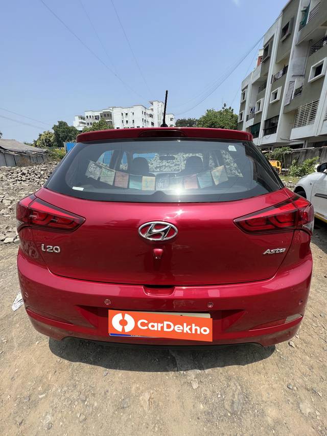 https://images10.gaadi.com/usedcar_image/3561652/original/processed_usedcar_img_9587_354231693650225_1693650401.jpeg?imwidth=6402