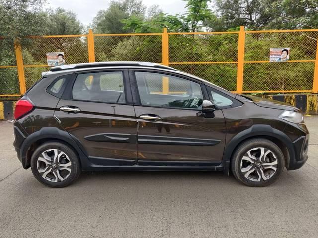 https://images10.gaadi.com/usedcar_image/3562075/original/processed_usedcar_img_20230716_wa0048_2860645_1693664280.jpg?imwidth=6401