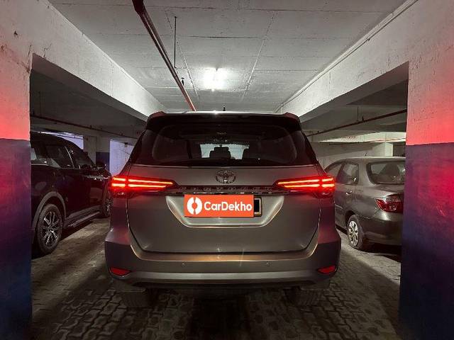 https://images10.gaadi.com/usedcar_image/3562207/original/processed_b82f9570-03b4-47d6-8d14-7b9794bd01b7.jpeg?imwidth=6401