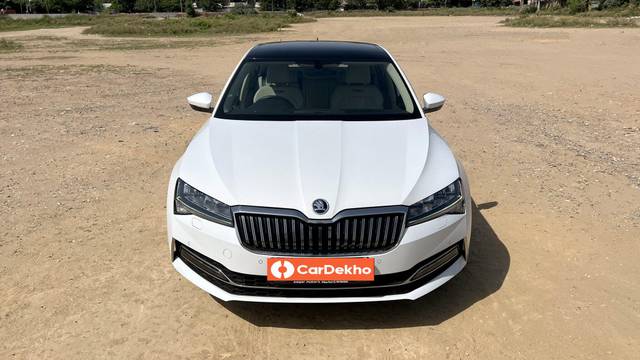 https://images10.gaadi.com/usedcar_image/3562497/original/processed_img2860847~used_car_2860847_1694160189.JPG?imwidth=6400