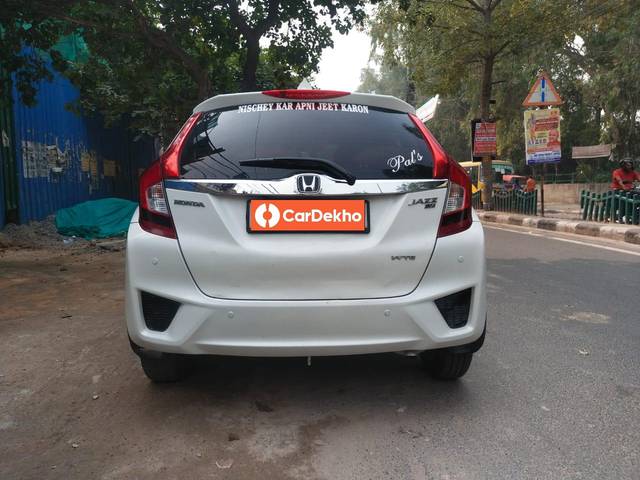 https://images10.gaadi.com/usedcar_image/3562524/original/processed_used_car_2860859_1693726157.jpg?imwidth=6402