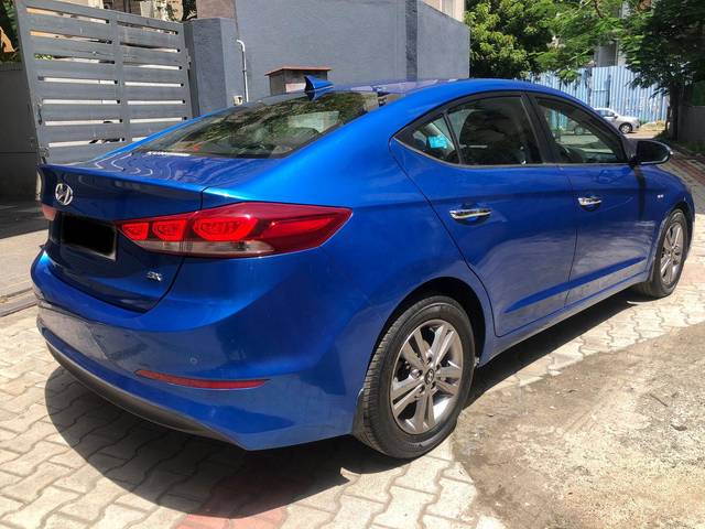 https://images10.gaadi.com/usedcar_image/3562645/original/processed_img2860945__used_car_2860945_1696574659.jpg?imwidth=6401