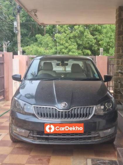 Skoda Rapid 1.5 TDI AT Style BSIV Skoda Rapid 1.5 TDI AT Style BSIV