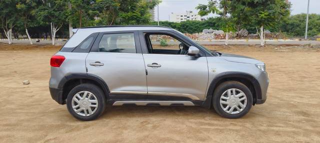 https://images10.gaadi.com/usedcar_image/3562817/original/processed_used_car_2861060_1693739324.jpg?imwidth=6401